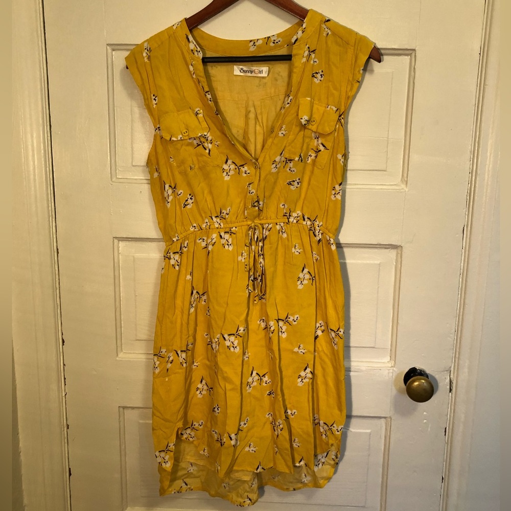 Sunny Girl summer dress. Size Medium.